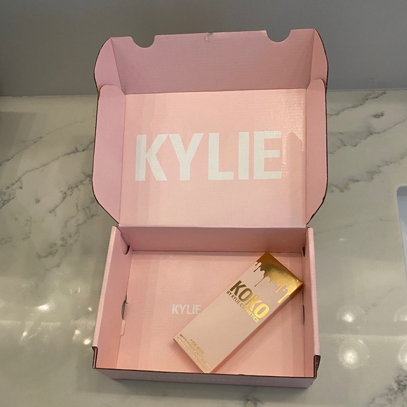 Kylie Cosmetics Other - HP 💝 Kylie cosmetic KOKO collection in handbag ho